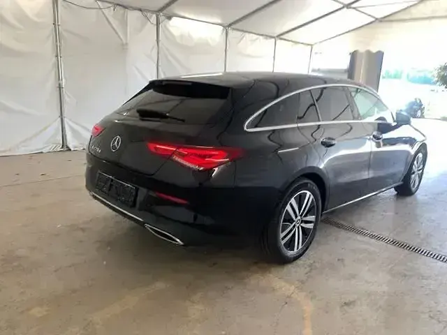 Gebraucht Mercedes CLA220 Shooting Brake 190 PS (139 kW) 2022 Nachtschwarz  unilack Kombi