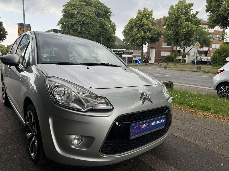 Silber Gebraucht 2010 Citroën C3 Exclusive Kleinwagen | 4.350 € (Fairer Preis) - Bild 1/4