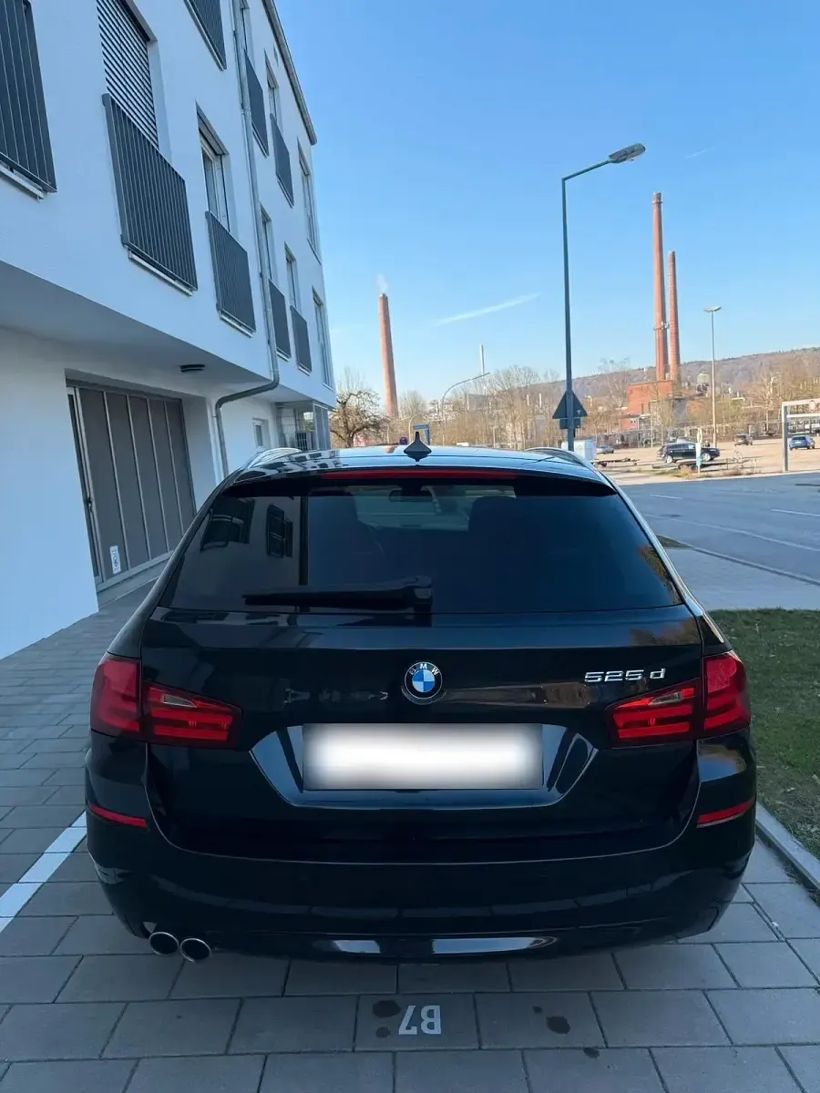 Gebraucht BMW 525 218 PS (160 kW) 2012 Schwarz Kombi