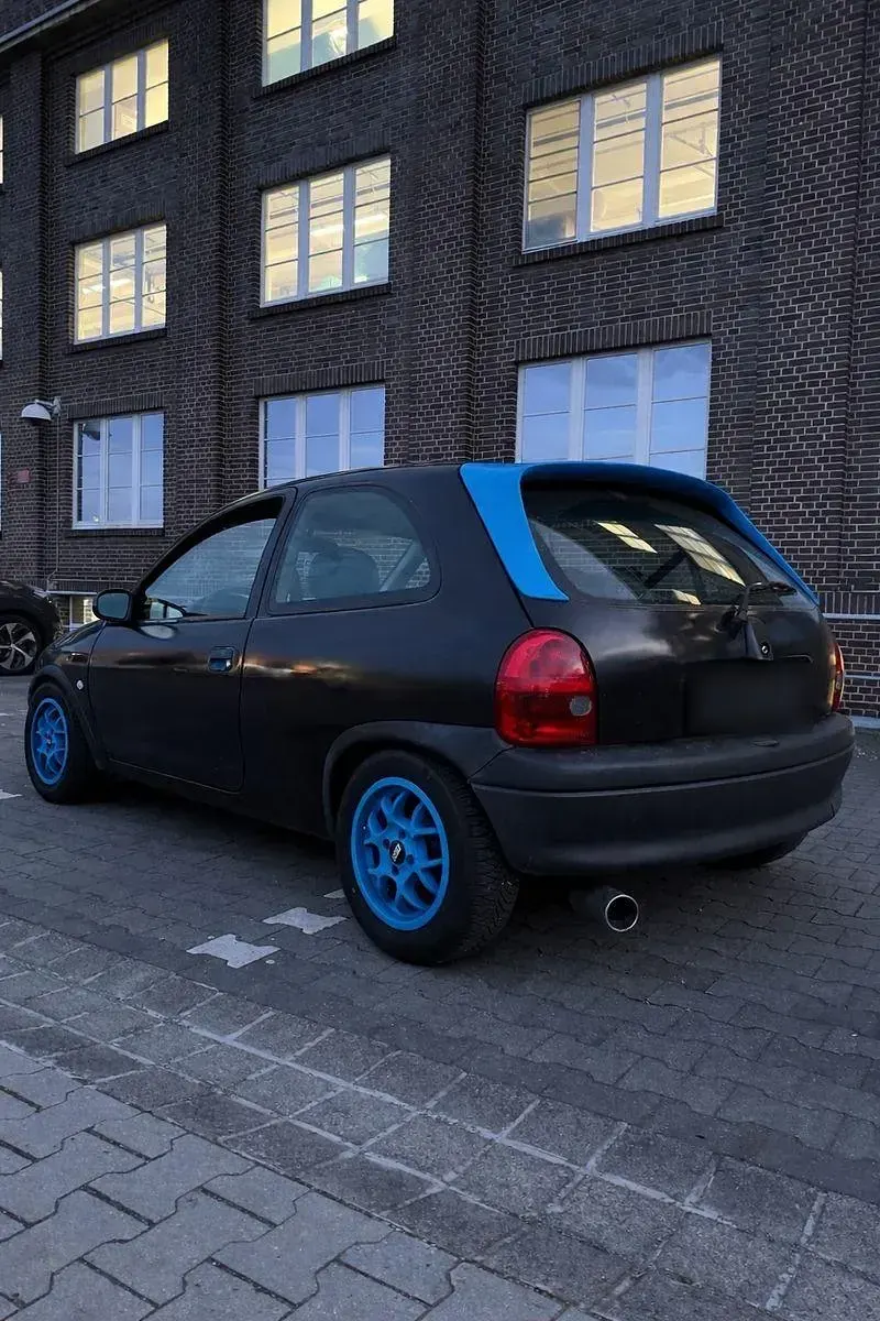 Gebraucht Opel Corsa Edition 65 PS (47 kW) 1999 Schwarz Limousine