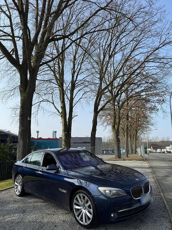 Gebraucht BMW 740 306 PS (225 kW) 2010 Blau Limousine
