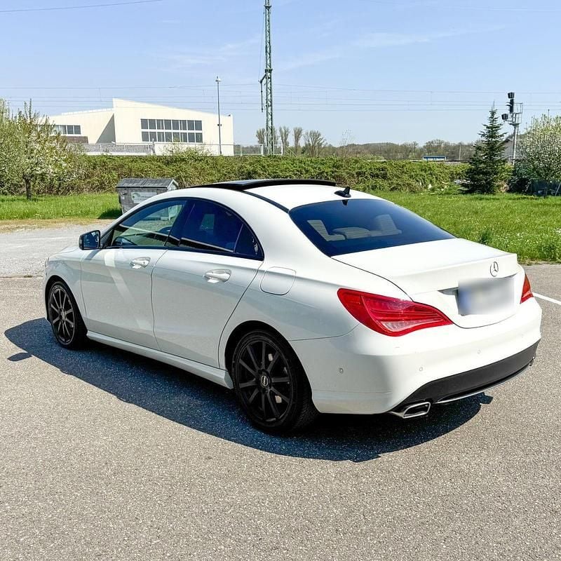 Gebraucht Mercedes CLA200 Edition 156 PS (114 kW) 2013 Weiß Coupé