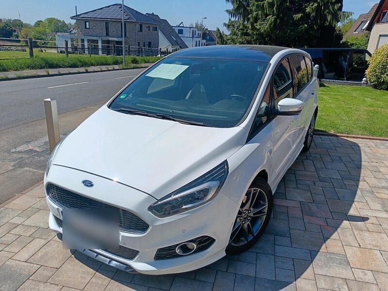 Weiß Gebraucht 2018 Ford S-MAX S Van / Kleinbus | 25.950 € (Teuer) - Bild 1/4