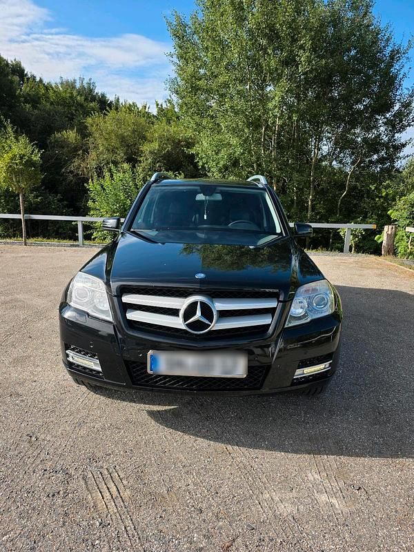 Schwarz Gebraucht 2011 Mercedes GLK220 SUV | 11.500 € (Teuer) - Bild 1/4