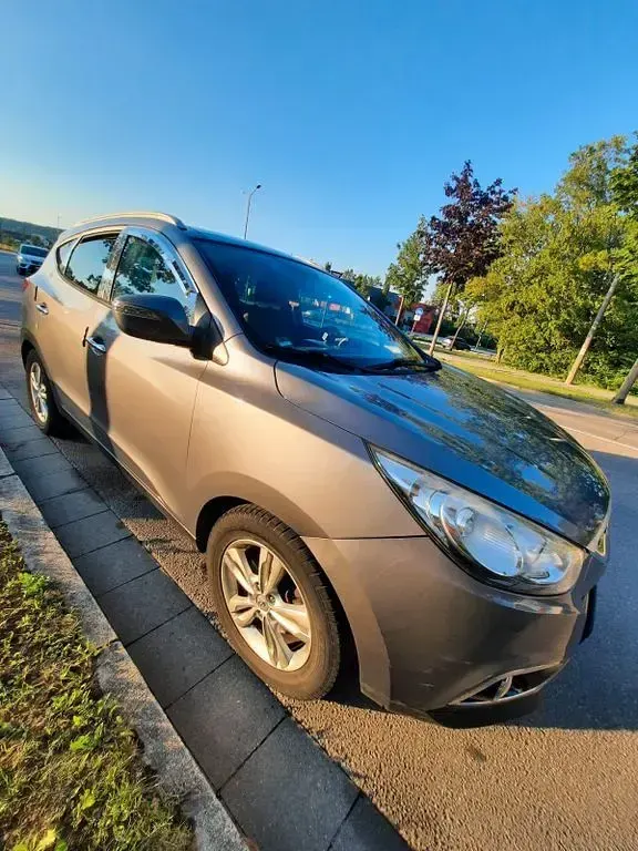 Gebraucht Hyundai ix35 Trend 116 PS (85 kW) 2011 Grau SUV