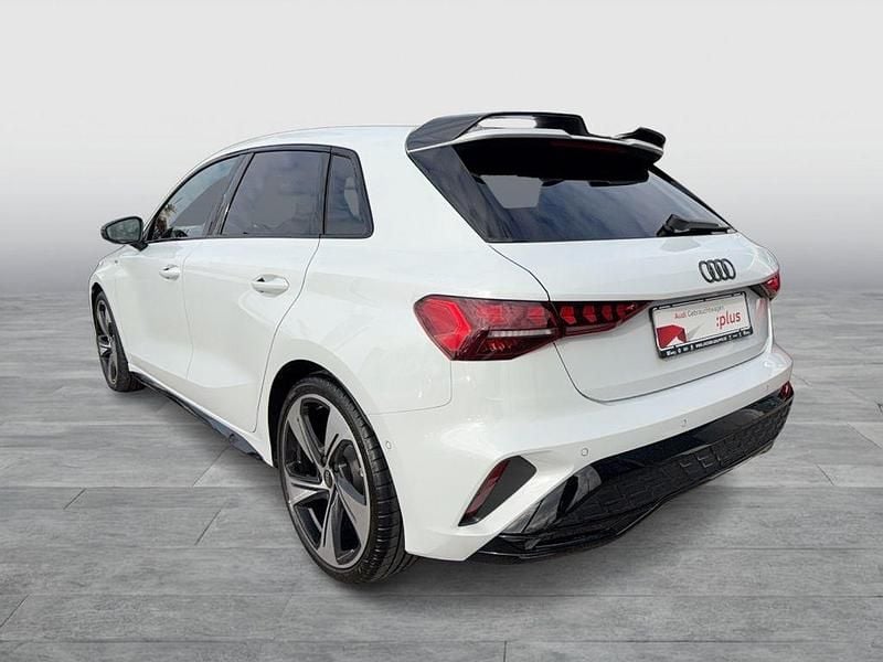 Gebraucht Audi A3 S-Line 150 PS (110 kW) 2025 Gletscherweiß metallic Limousine