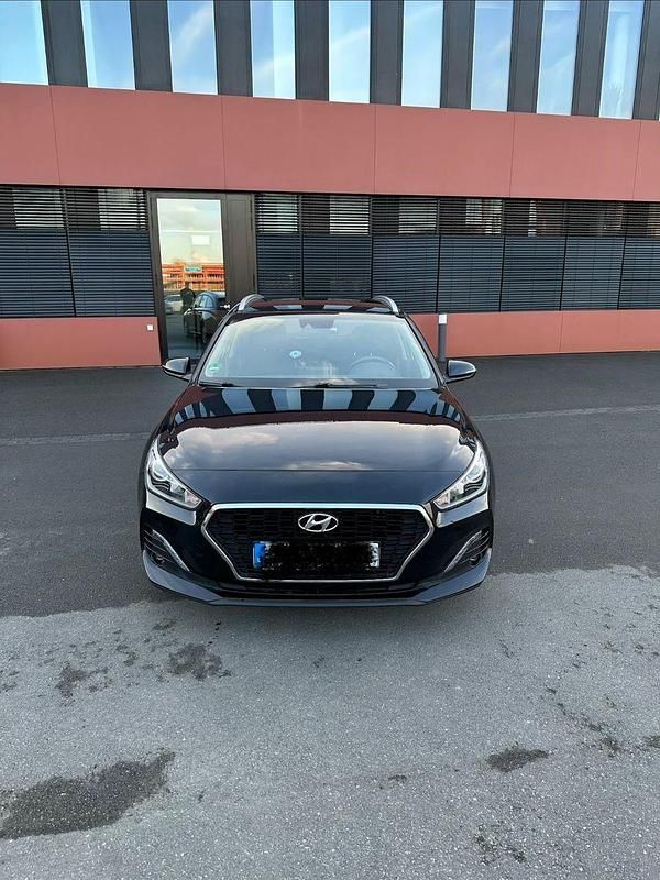 Gebraucht Hyundai i30 YES! 120 PS (88 kW) 2019 Schwarz Kombi