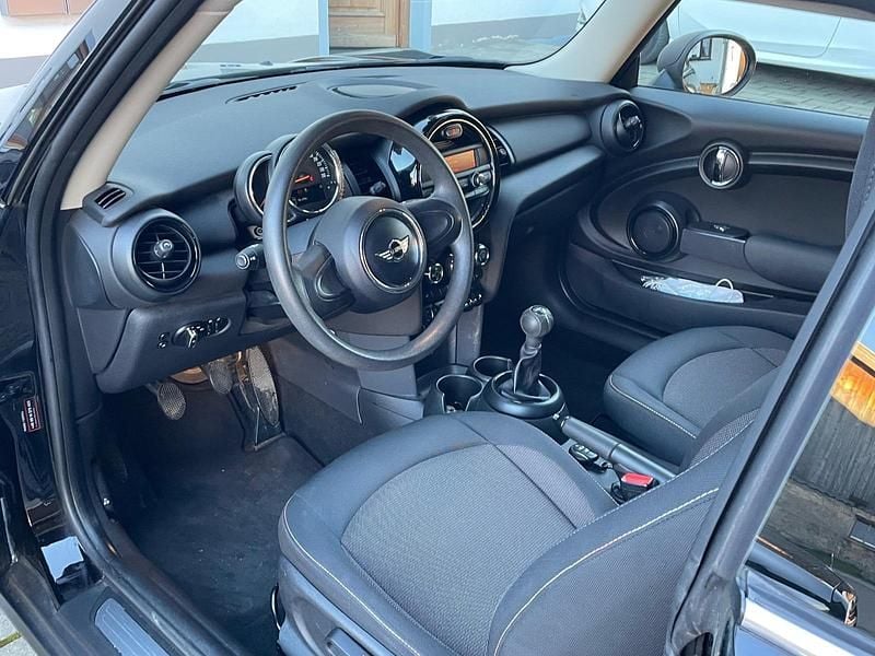 Gebraucht Mini ONE 75 PS (55 kW) 2018 Schwarz Kleinwagen