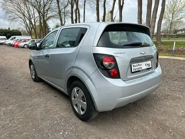 Używany Chevrolet Aveo LS 69 KM (50 kW) 2013 Srebrny Hatchback