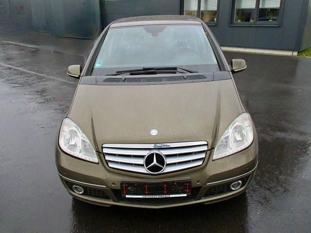 Gebraucht Mercedes A180 Avantgarde 109 PS (80 kW) 2010 Braun Kleinwagen