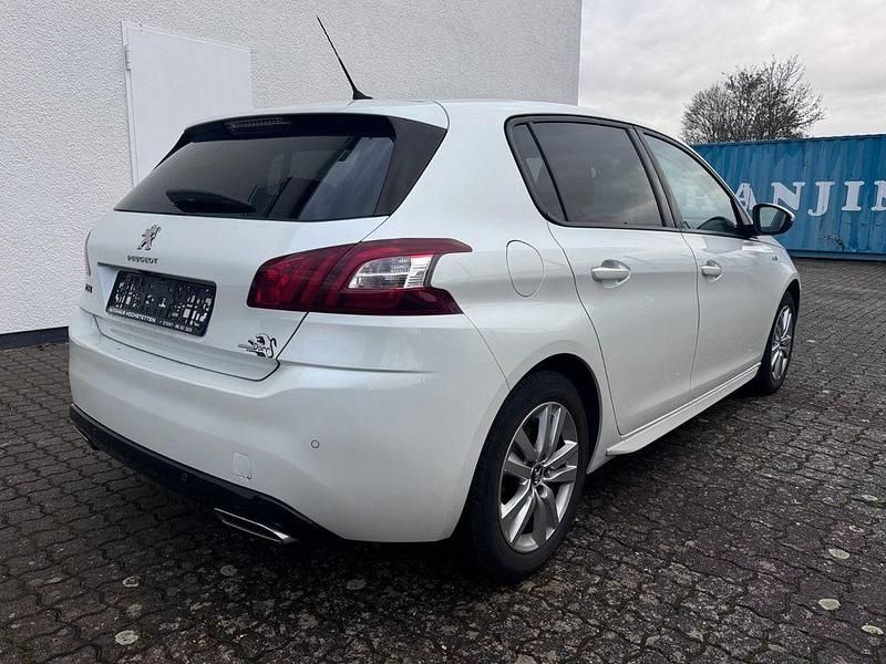 Gebraucht Peugeot 308 Style 131 PS (96 kW) 2016 Weiß Limousine