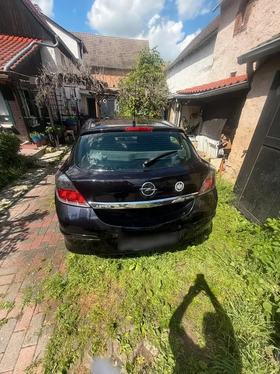 Gebraucht Opel Astra GTC 90 PS (66 kW) 2009 Schwarz Coupé