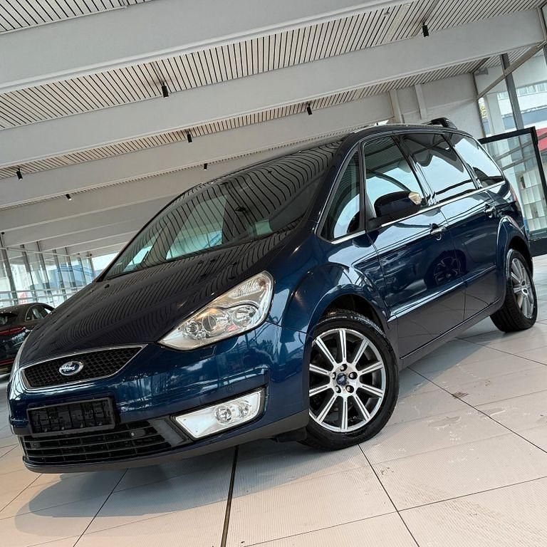 Blau Gebraucht 2008 Ford Galaxy Ghia Van / Kleinbus | 3.991 € (Fairer Preis) - Bild 1/4
