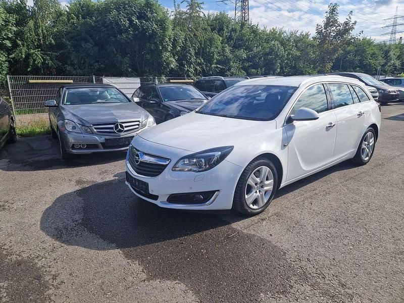 Schneeweiss/olympic/summit wh Gebraucht 2015 Opel Insignia Innovation Kombi | 5.700 € (Guter Preis) - Bild 1/4