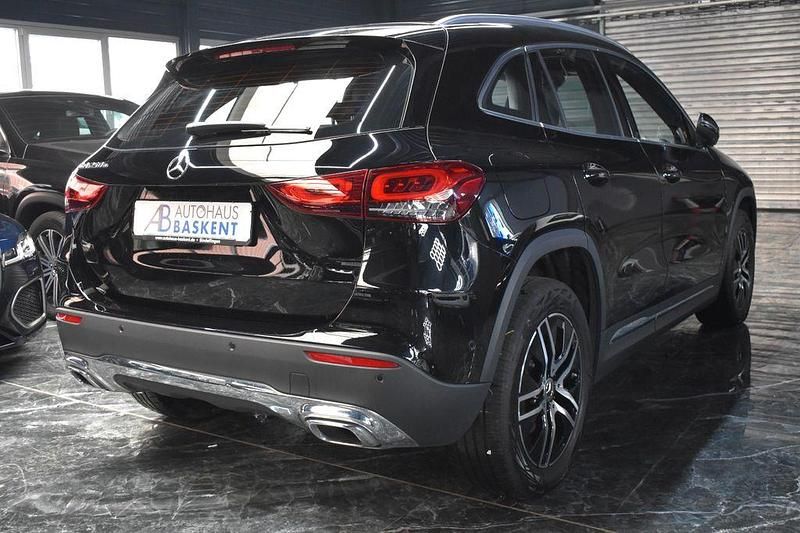 Gebraucht Mercedes GLA250 218 PS (160 kW) 2022 Schwarz SUV