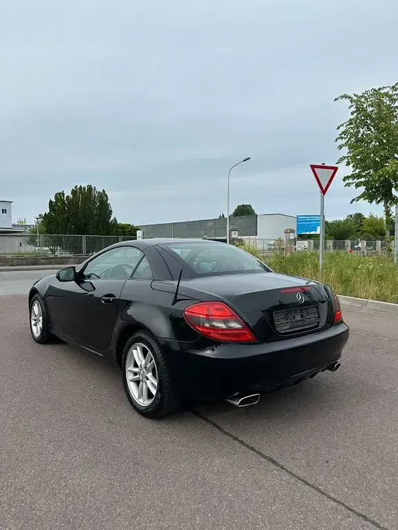 Gebraucht Mercedes SLK200 184 PS (135 kW) 2010 Schwarz Cabrio