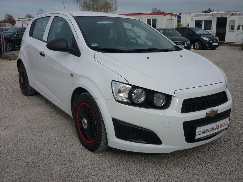 Gebraucht Chevrolet Aveo LS 69 PS (50 kW) 2013 Weiß Limousine