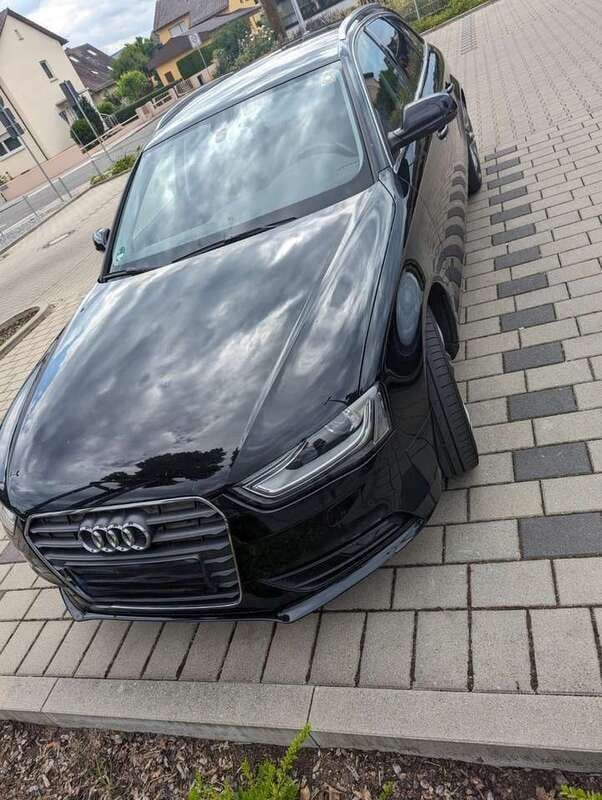 Schwarz Gebraucht 2012 Audi A4 Ambiente Kombi | 8.400 € (Guter Preis) - Bild 1/4