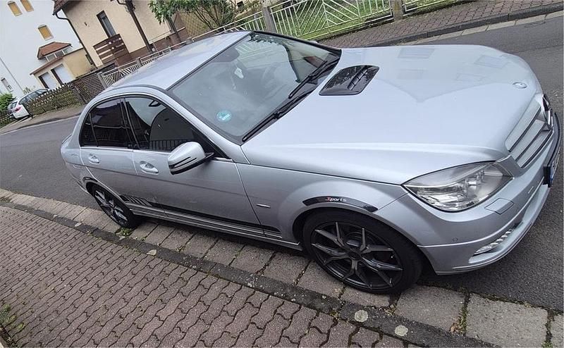 Silber Gebraucht 2011 Mercedes C350 Limousine | 9.000 € (Fairer Preis) - Bild 1/4