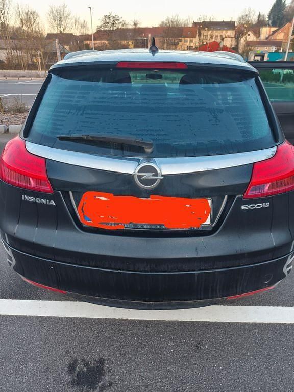 Gebraucht Opel Insignia 160 PS (117 kW) 2012 Schwarz Kombi