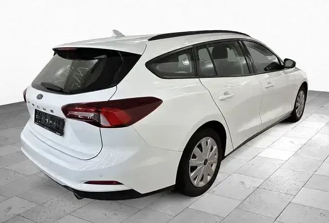 Gebraucht Ford Focus Trend 305 PS (224 kW) 2021 Schwarz Limousine