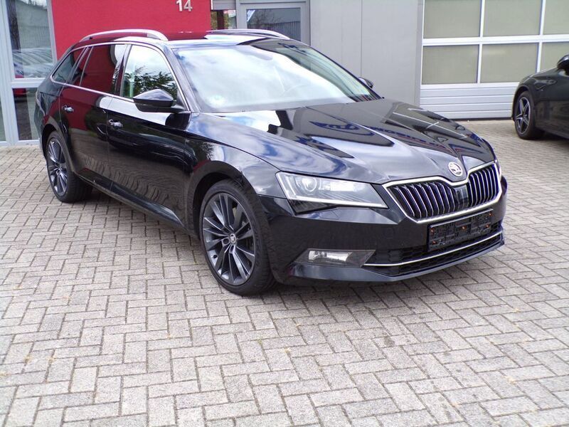 Schwarz Gebraucht 2018 Skoda Superb Style Kombi | 11.950 € (Guter Preis) - Bild 1/4