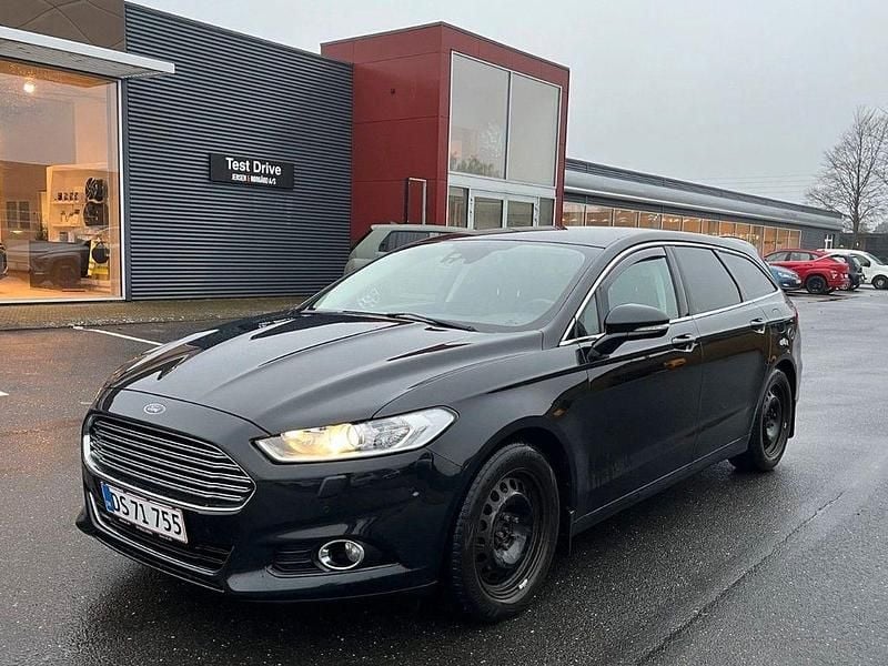Schwarz Gebraucht 2018 Ford Mondeo Titanium Limousine | 6.499 € (Superpreis) - Bild 1/4