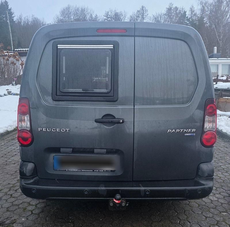 Gebraucht Peugeot Partner 120 PS (88 kW) 2015 Grau Van / Kleinbus