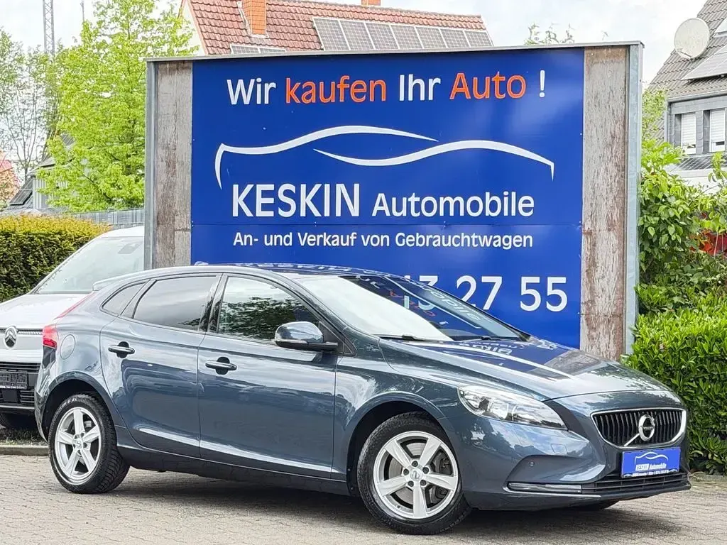 Usata Volvo V40 Kinetic 120 CV (88 kW) 2016 Blu Berlina