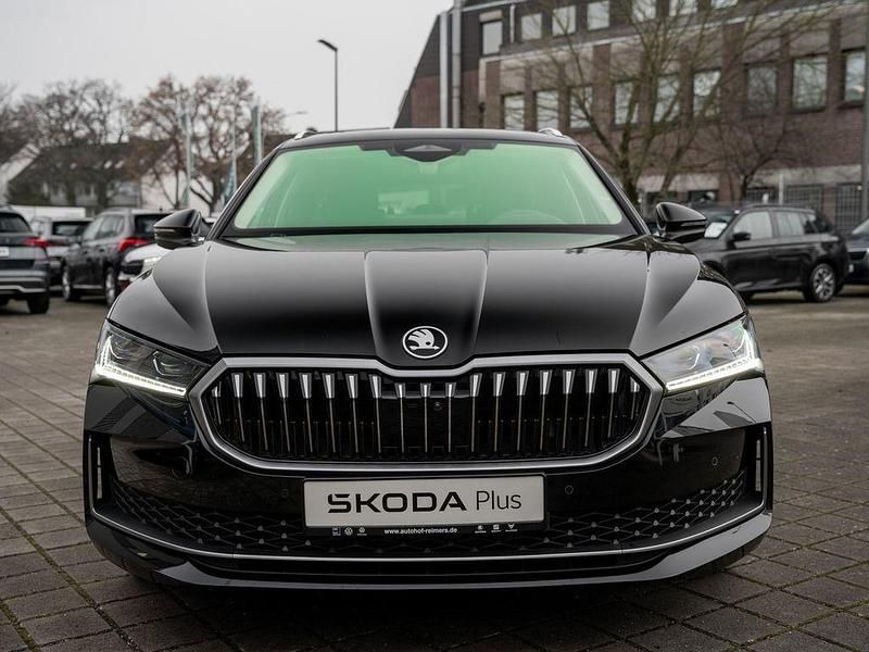 Gebraucht Skoda Superb LAURIN & KLEMENT 150 PS (110 kW) 2025 Schwarz Limousine