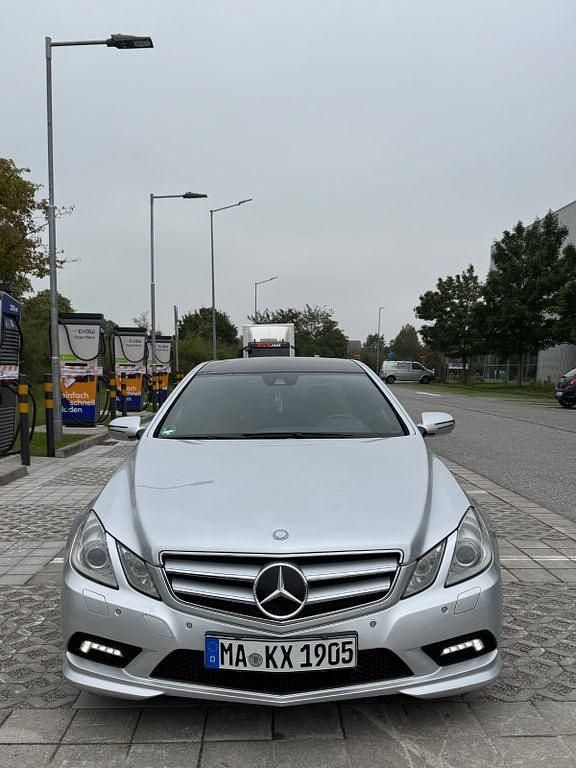 Gebraucht Mercedes E350 AMG 292 PS (214 kW) 2009 Grau Coupé