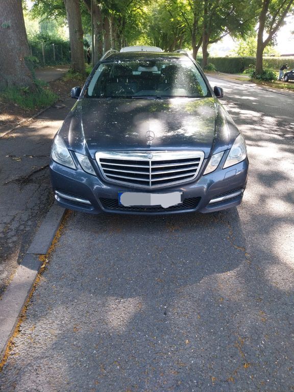 Grau Gebraucht 2012 Mercedes E200 Kombi | 5.950 € (Superpreis) - Bild 1/4