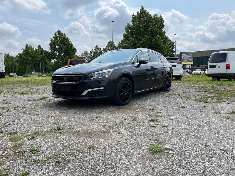 Grau Gebraucht 2015 Peugeot 508 Comfort Kombi | 5.950 € (Superpreis) - Bild 1/4