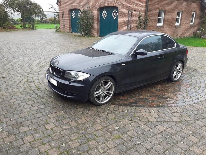 Schwarz Gebraucht 2007 BMW 123 Coupé M Sport Coupé | 6.399 € - Bild 1/4