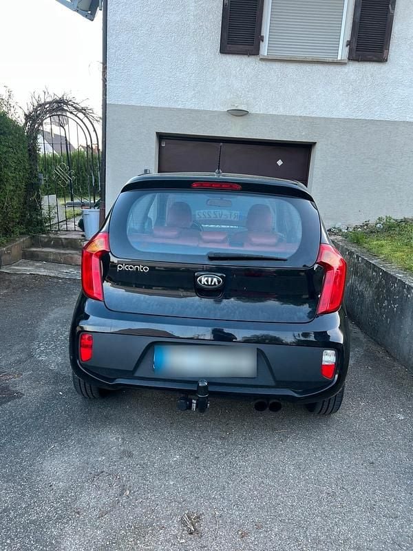 Second-hand Kia Picanto 69 CP (50 kW) 2013 Negru Hatchback