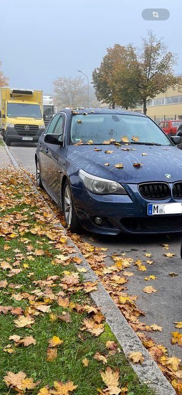 Blau Gebraucht 2004 BMW 520 Limousine | 2.299 € (Superpreis) - Bild 1/4