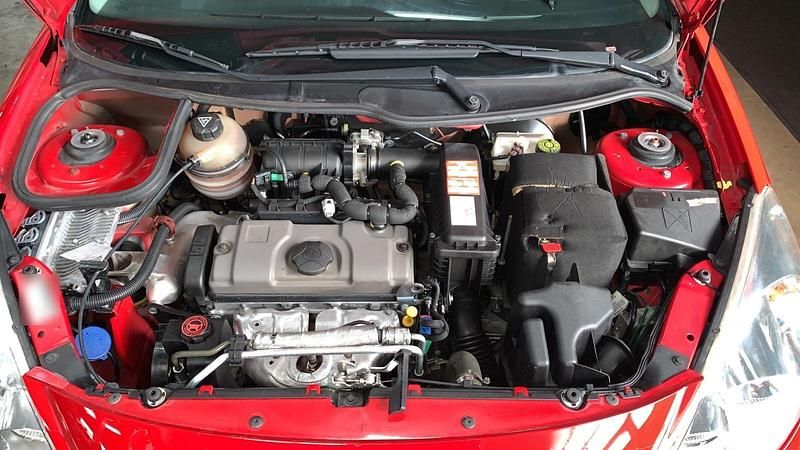 Gebraucht Peugeot 206+ 73 PS (53 kW) 2012 Rot Kleinwagen