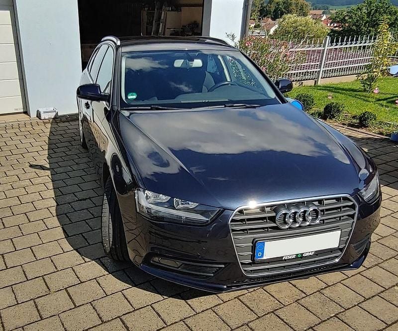 Gebraucht Audi A4 Ambiente 150 PS (110 kW) 2015 Blau Kombi