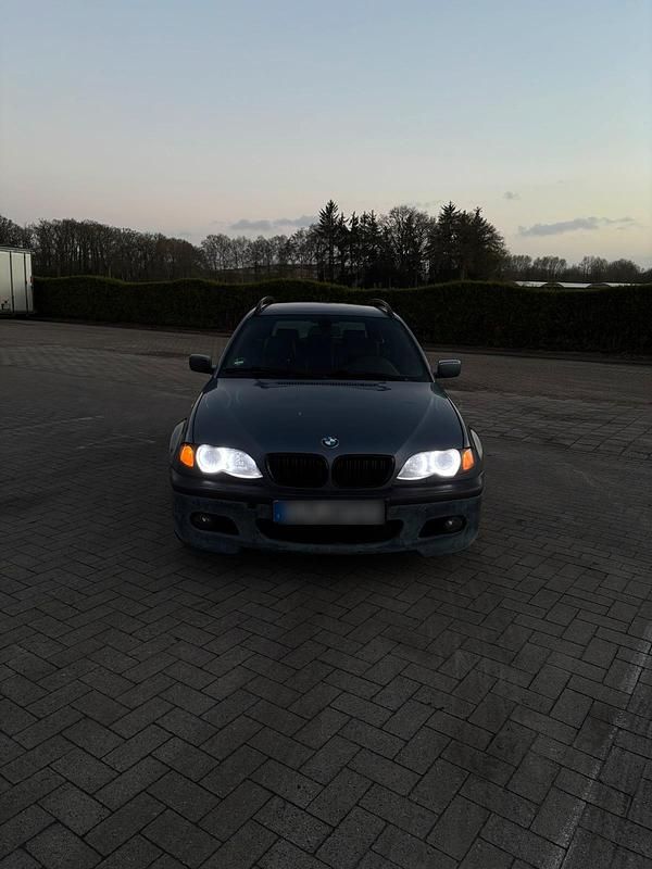 Gebraucht BMW 320 150 PS (110 kW) 2004 Blau Kombi