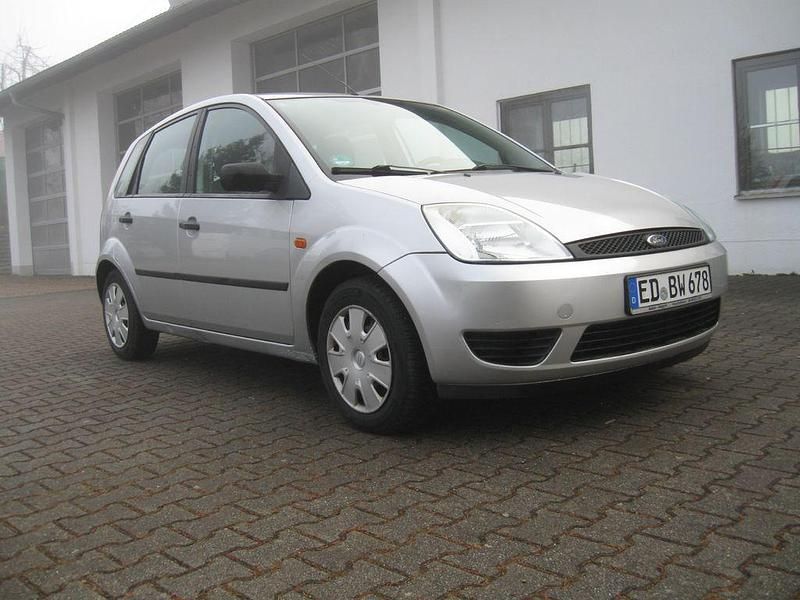 Gebraucht Ford Fiesta 69 PS (50 kW) 2005 Silber Kleinwagen