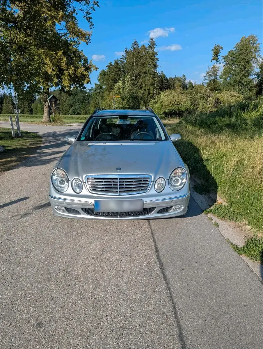 Gebraucht Mercedes E220 150 PS (110 kW) 2004 Silber Kombi