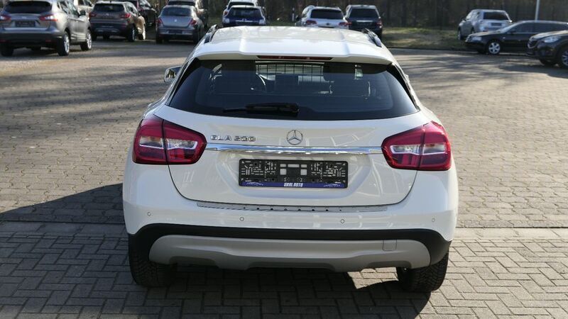 Gebraucht Mercedes GLA200 156 PS (114 kW) 2014 Weiß SUV