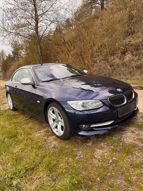 Gebraucht BMW 330 Cabriolet 245 PS (180 kW) 2012 Blau Cabrio