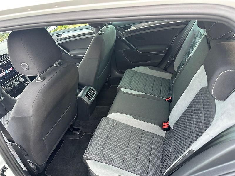 Gebraucht VW Golf VII R-line 150 PS (110 kW) 2020 Weiß Limousine