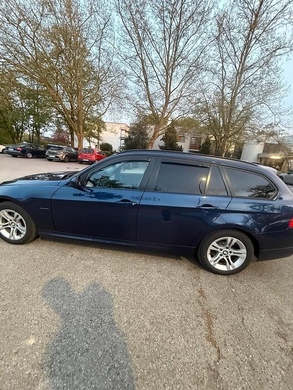 Second-hand BMW 320 180 CP (132 kW) 2012 Albastru Break