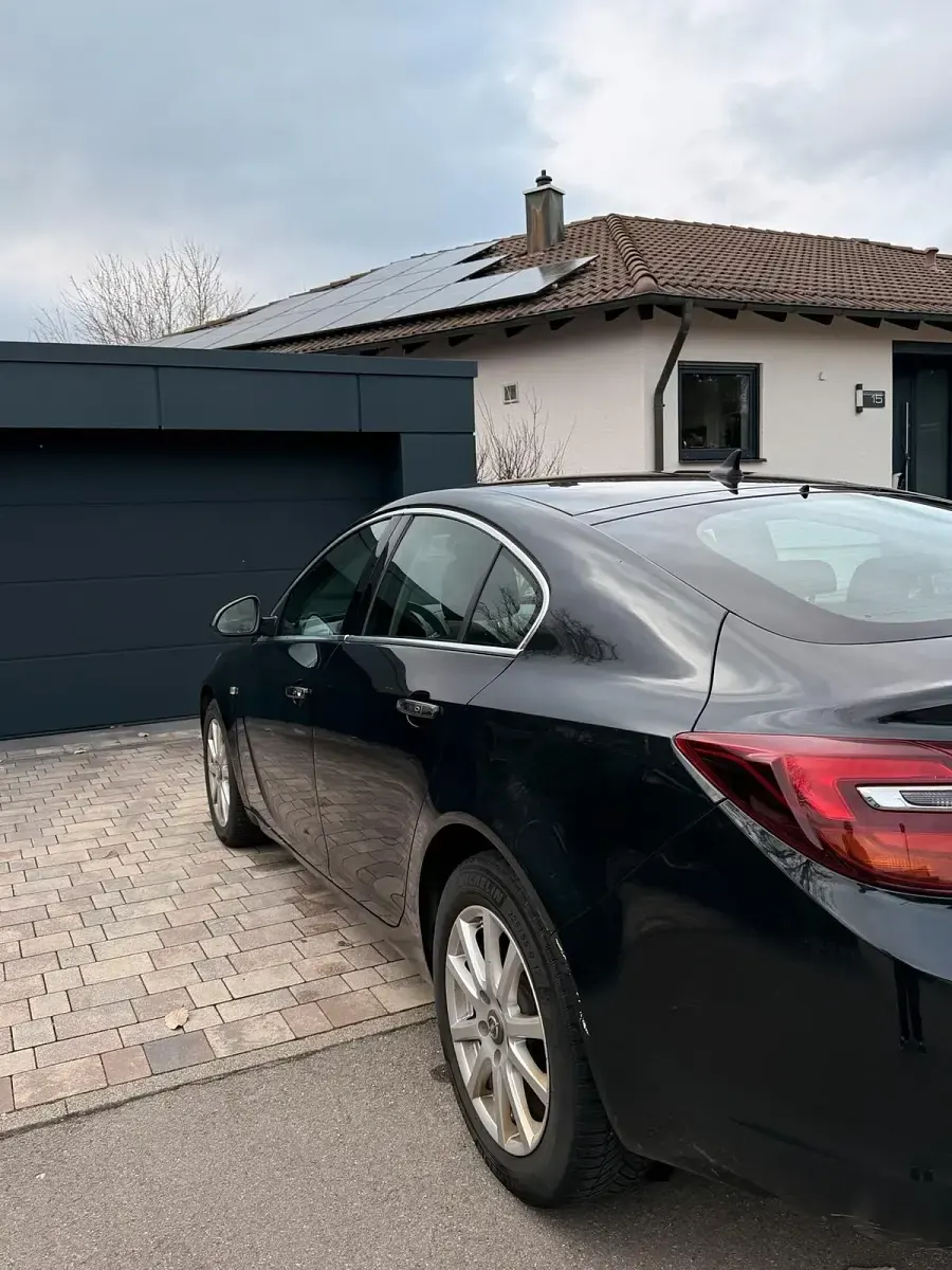 Gebraucht Opel Insignia 163 PS (119 kW) 2015 Schwarz Limousine