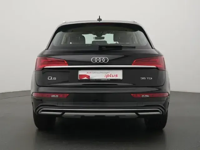 Gebraucht Audi Q5 Advanced 163 PS (119 kW) 2023 Brillantschwarz SUV
