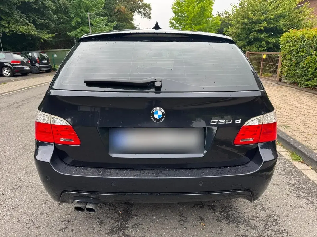 Gebraucht BMW 530 M Sport 235 PS (172 kW) 2010 Blau Kombi