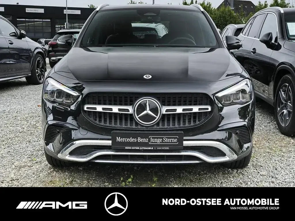 Gebraucht Mercedes GLA200 Progressive 150 PS (110 kW) 2025 Metalliclack kosmosschwarz SUV
