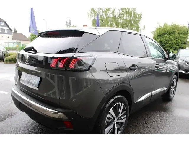 Gebraucht Peugeot 3008 Allure 136 PS (100 kW) 2024 Platinum) (grau SUV